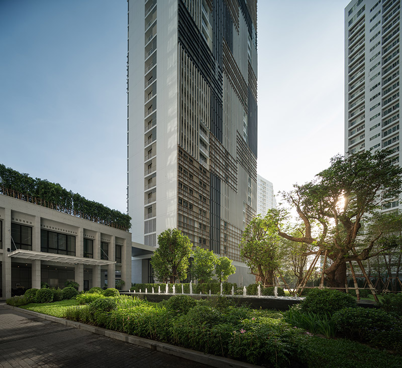 "Park 24" Luxury Condo amidst a 10-rai green Oasis in the Heart of Sukhumvit