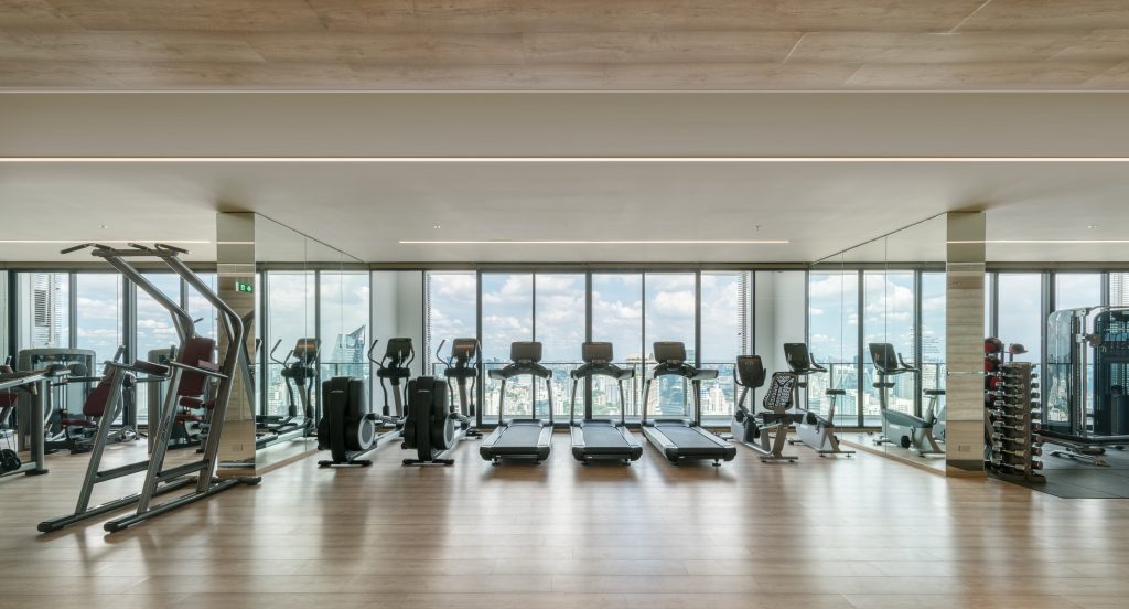 800-meter Active Floor on the 49th floor of Park 24, comprising cutting-edge cardio machines and weight lifting equipment