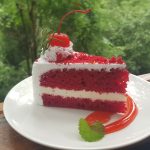 “Red Velvet” เค๊กกำมะหยี่สีแดง เนื้อนุ่ม ชุ่มครีมชีส @ Wild Coffee & Bistro เชียงใหม่