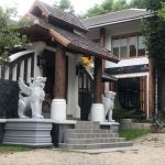 ประตูทางเข้าร้าน Wild Coffee & Bistro เชียงใหม่ (Source: Wild Coffee & Bistro)