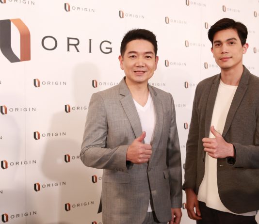 ออริจิ้น ฉลองครบรอบ 10 ปี เปิดตัว “The Origin” คอนโดแบรนด์ใหม่เจาะ New Gen ชู Empathy ตอบโจทย์ลูกค้า พร้อมดึง “ซันนี่” เป็น Brand Ambassador นายพีระพงศ์ จรูญเอก (ซ้าย) ซันนี่ สุวรรณเมธานนท์ (ขวา)