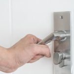 modern-door-handle_1339-4056